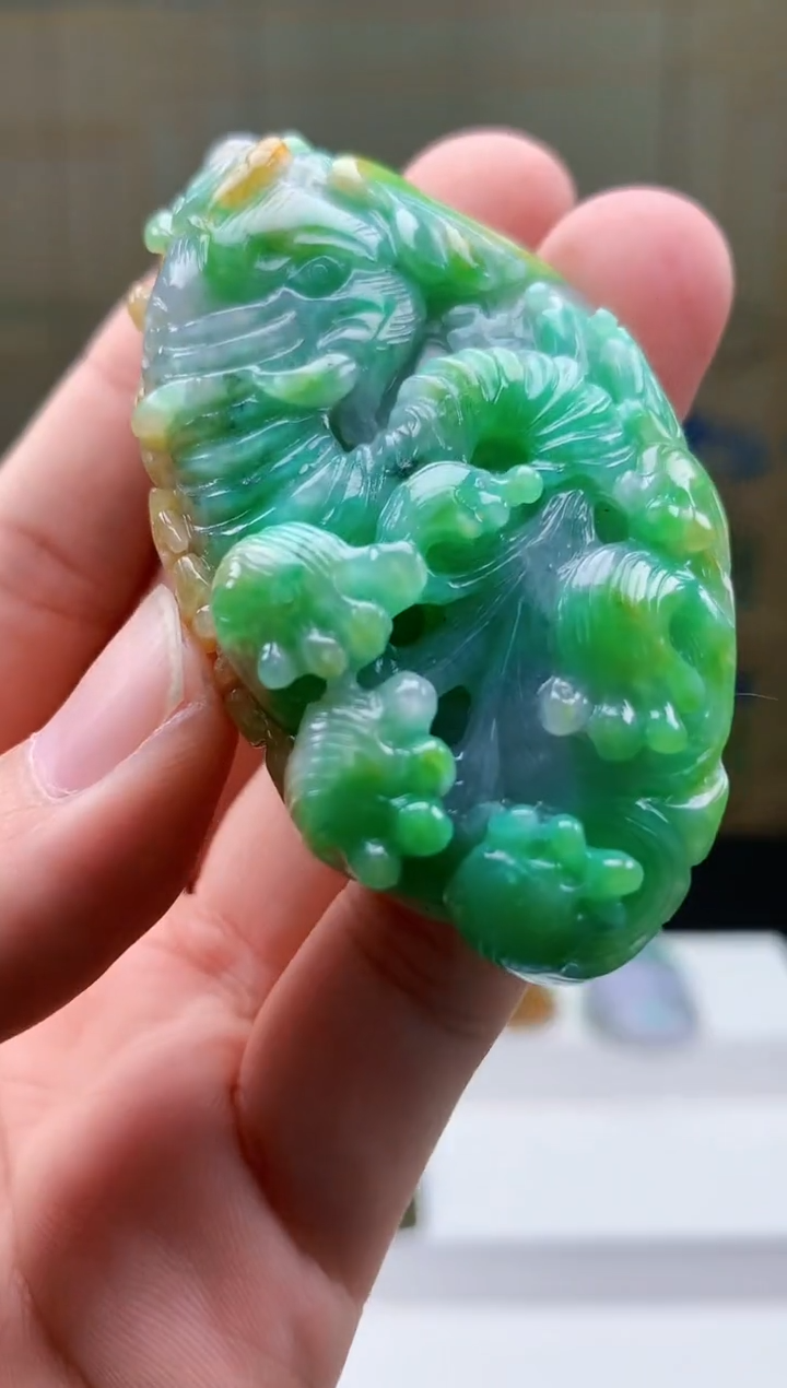 【闪购商品】定制翡翠未镶嵌4902bb-毛货挂件68