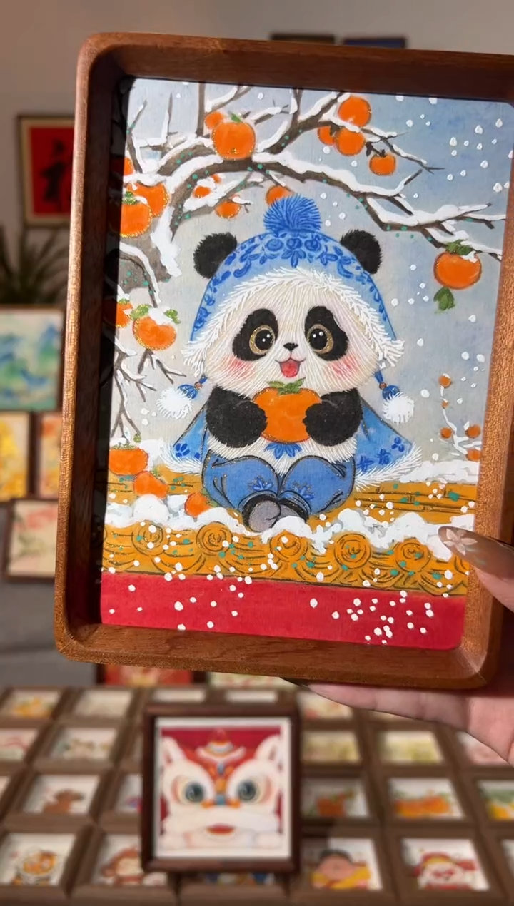 【闪购商品】国画好柿熊猫 手绘国画7寸花梨