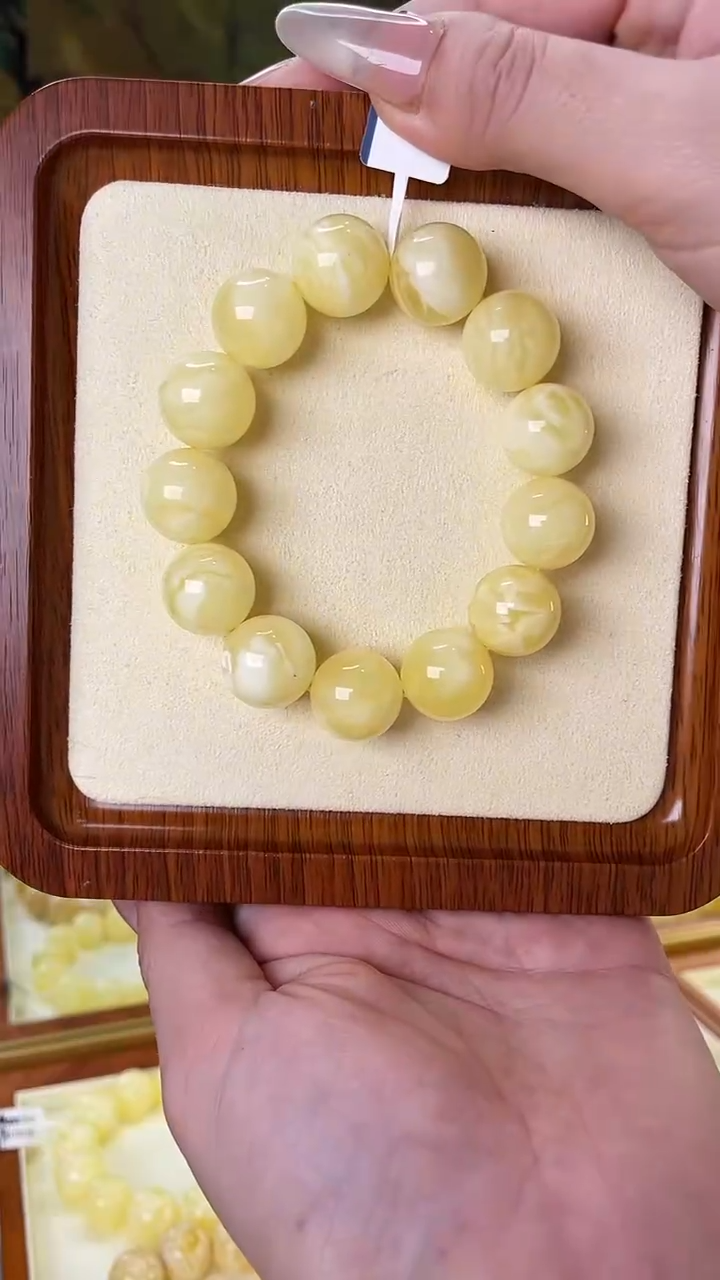 【闪购商品】蜜蜡裸石未镶嵌手串