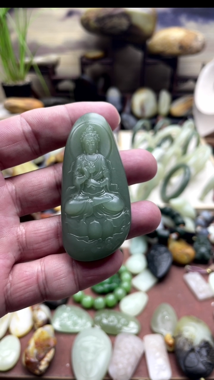 【闪购商品】和田玉颈饰未镶嵌青海湖水绿观音