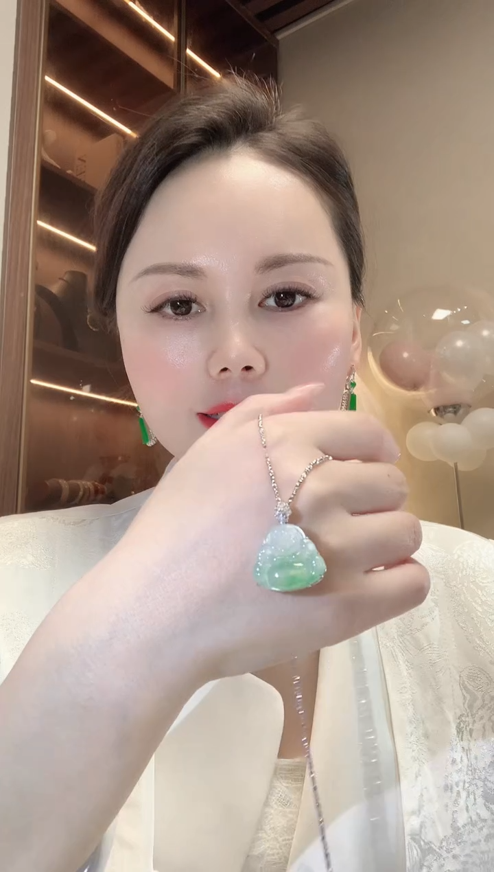 【闪购商品】翡翠吊坠(不含链)18K金镶嵌A56 