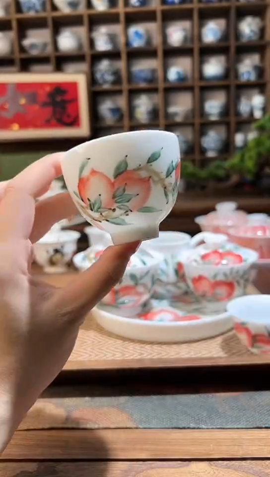 【闪购商品】80cc手绘桃子主人杯        