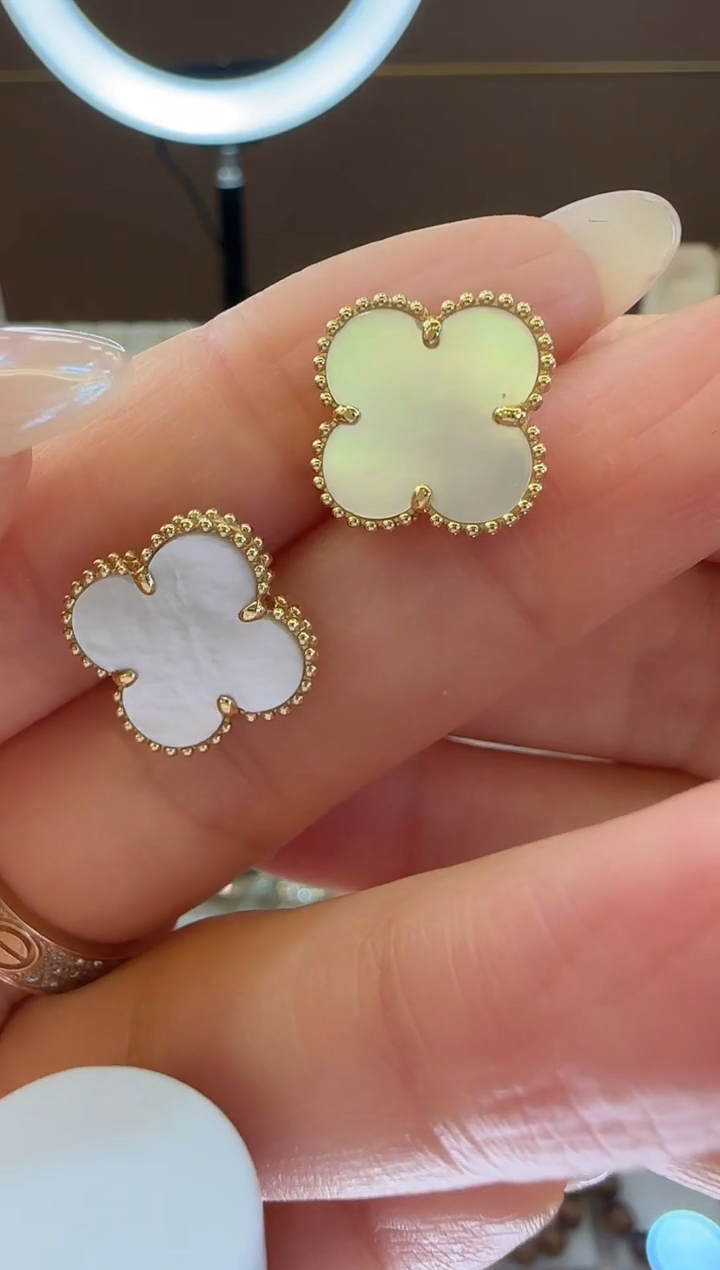 18K金镶嵌贝壳（贝母）耳钉白花耳钉