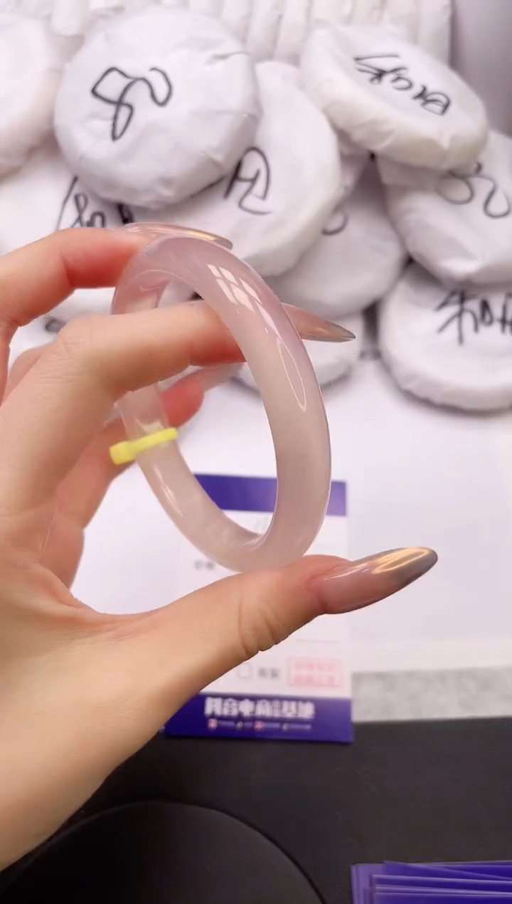 【闪购商品】石英质玉手镯未镶嵌10K163-61