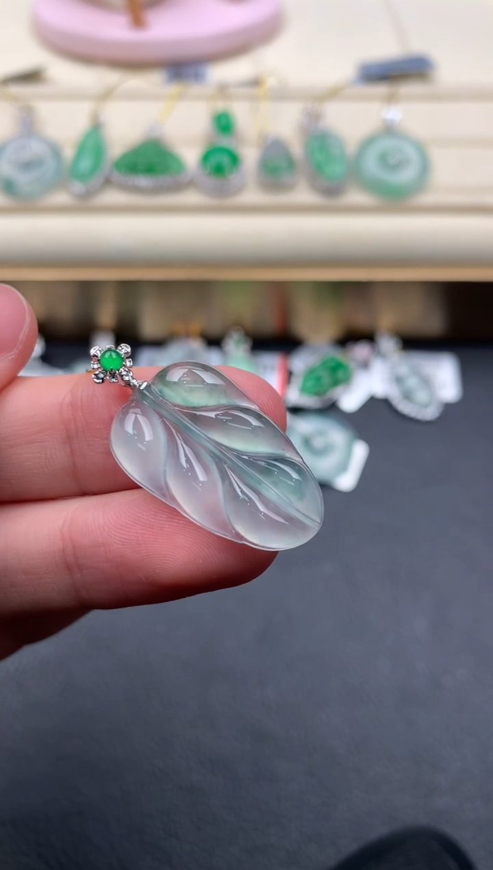 【闪购商品】翡翠颈饰未镶嵌A761....