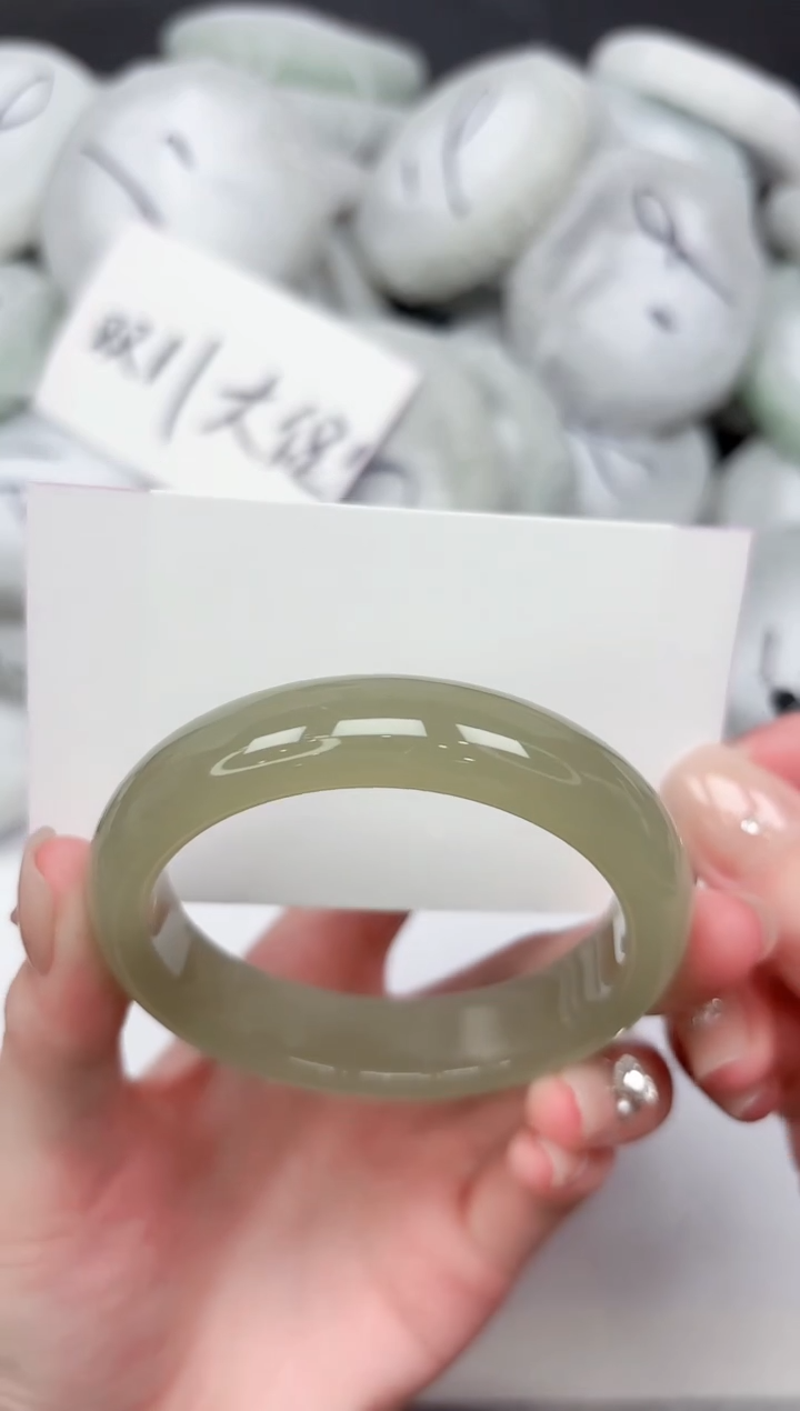 未镶嵌手镯石英质玉68-54.3