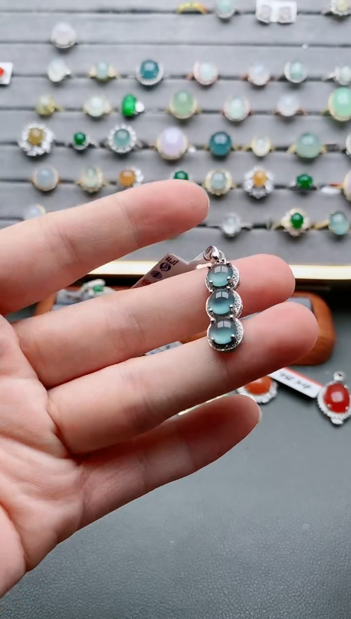 【闪购商品】翡翠颈饰银S925镶嵌一物一证