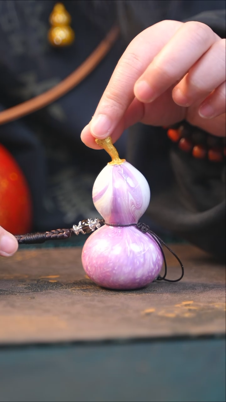 【闪购商品】YN212漂漆精致小手捻{未开口}