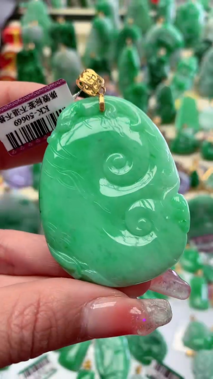 【闪购商品】翡翠颈饰18K金镶嵌挂件