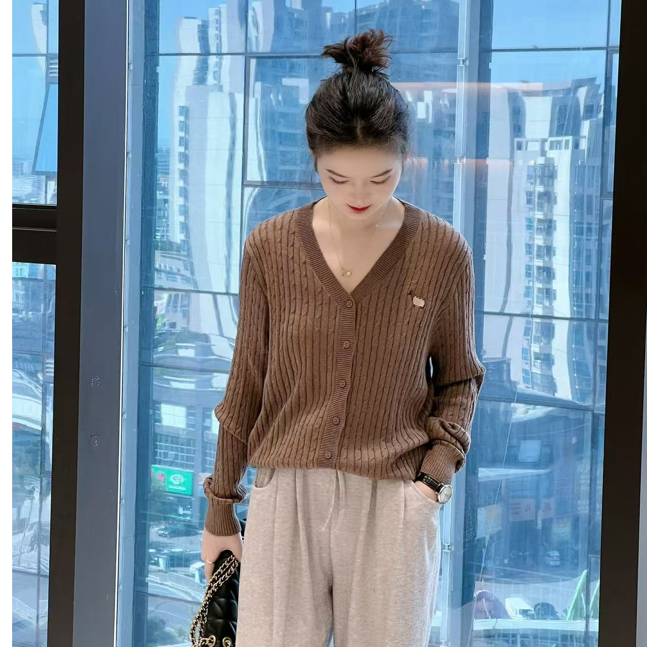 577 复古麻花V领刺绣针织开衫女宽松显瘦长袖毛衣女