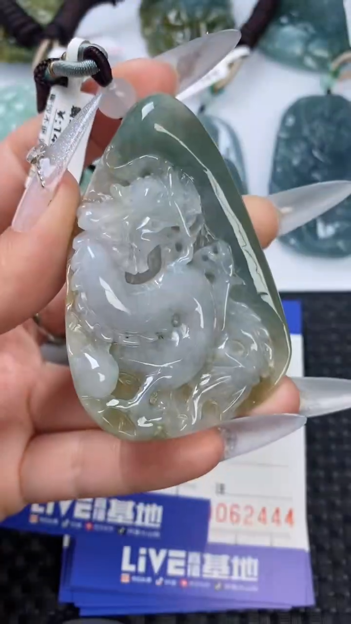 【闪购商品】翡翠颈饰未镶嵌11111111111111111