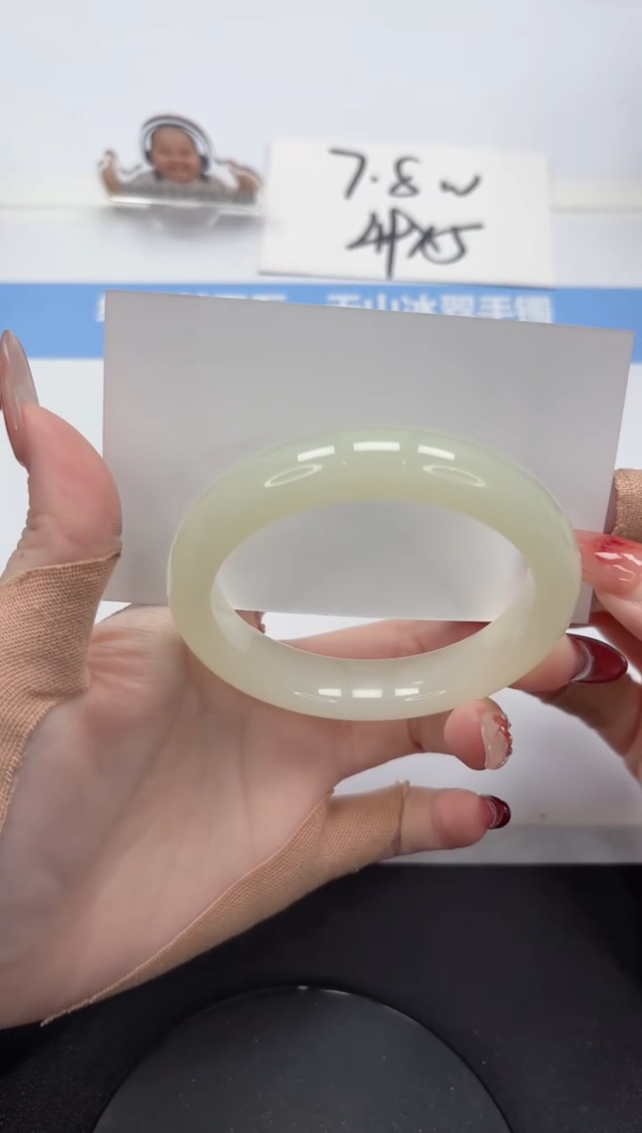 【闪购商品】石英质玉手镯未镶嵌A153-57.8