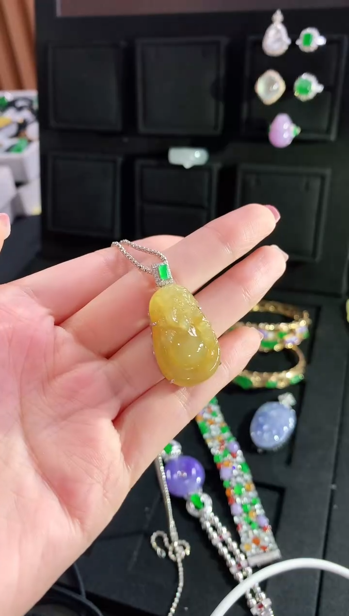 【闪购商品】翡翠吊坠(不含链)18K金镶嵌吊坠