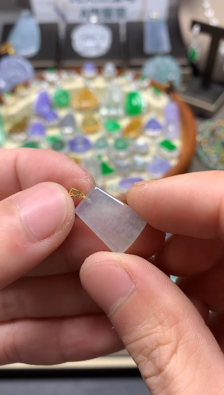 【闪购商品】翡翠吊坠(不含链)18K金镶嵌挂件