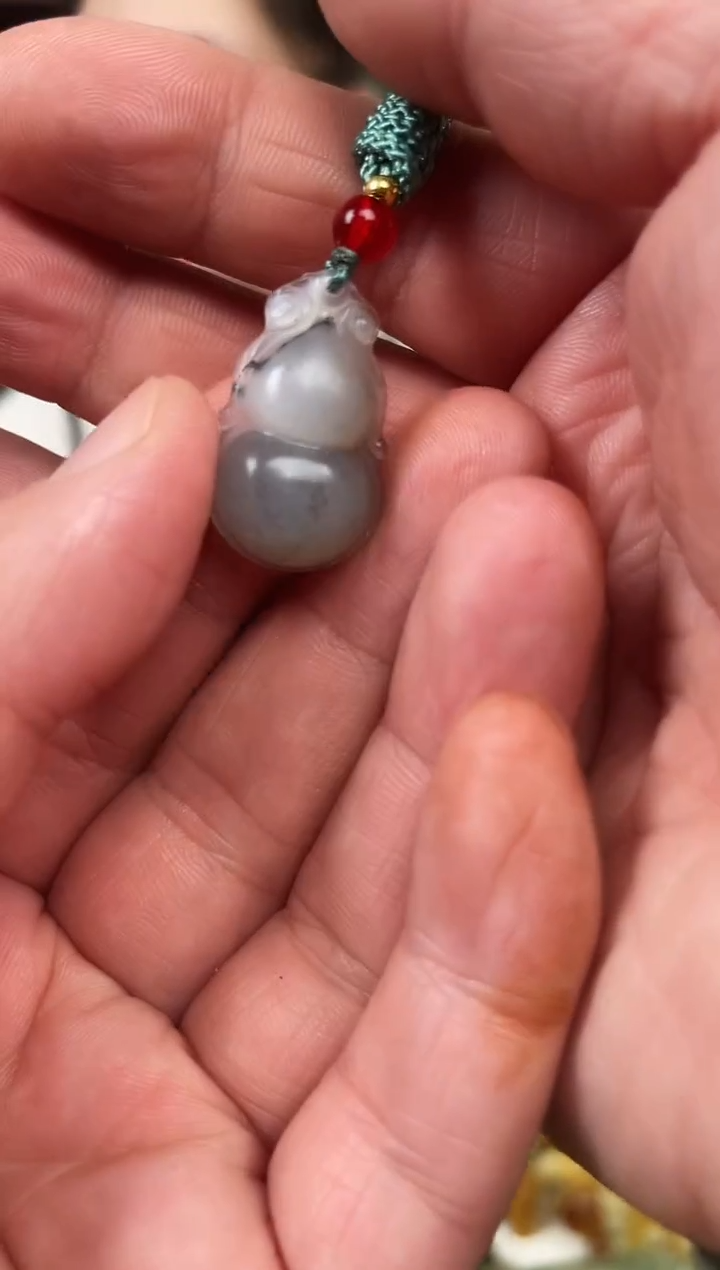 未镶嵌蛇纹石玉颈饰·