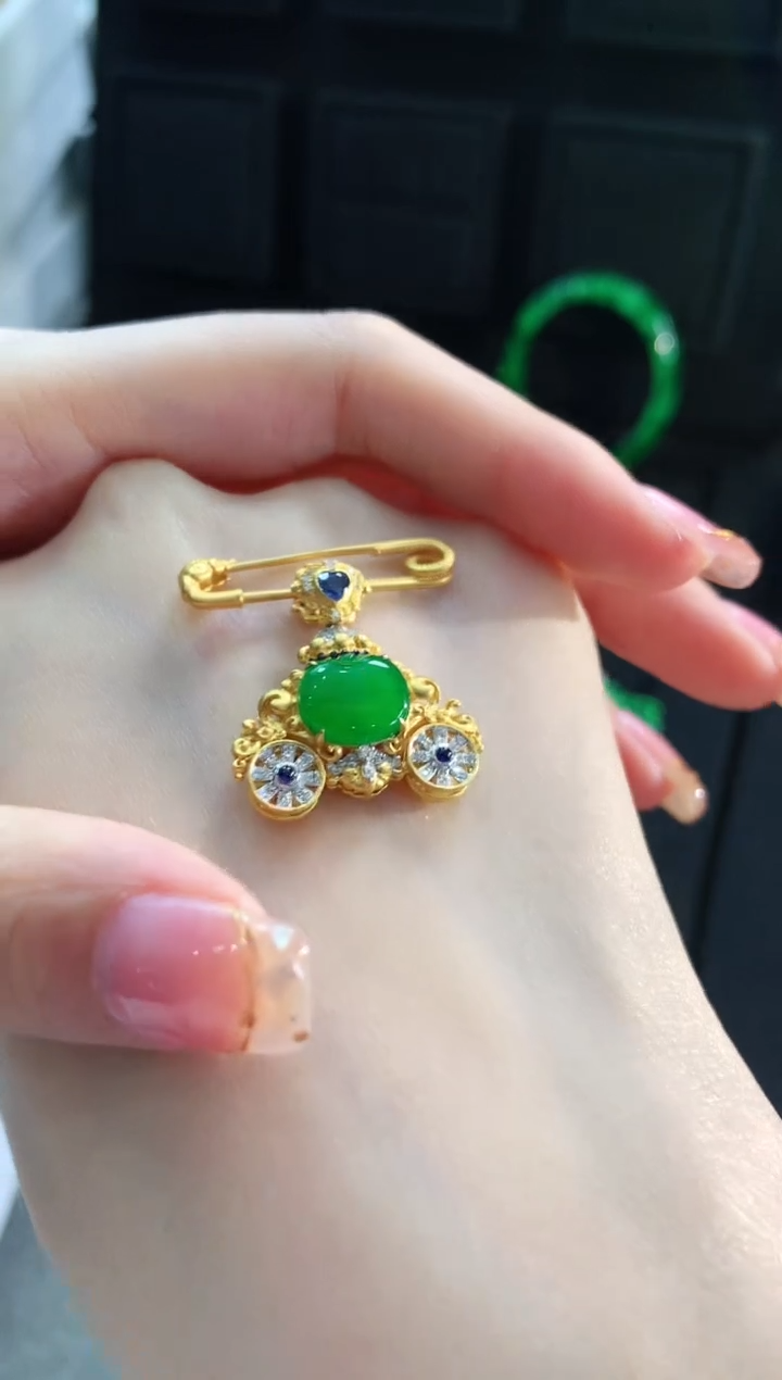 【闪购商品】翡翠吊坠(不含链)18K金镶嵌胸针