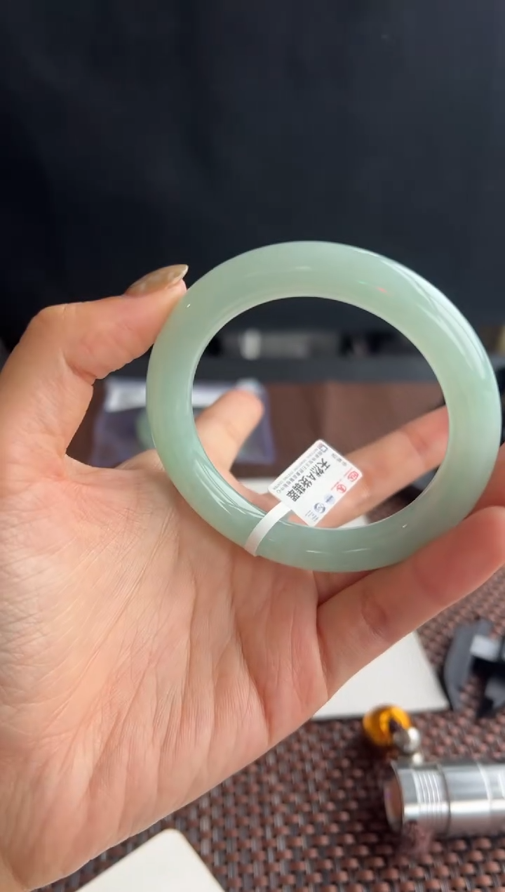 【闪购商品】翡翠手镯未镶嵌25号56强推