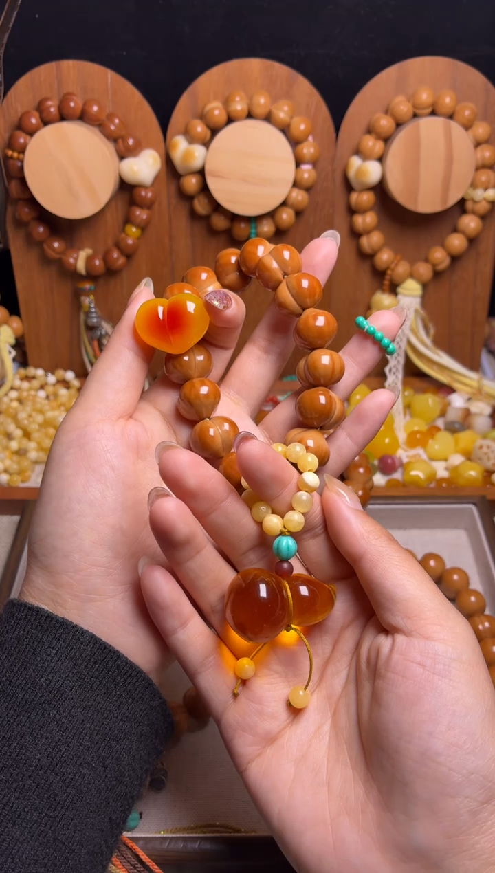 手串猴头核桃青***兔全品新品高桃17.8俏色心绿跑环大透福禄吊坠