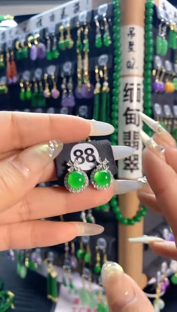 【闪购商品】翡翠耳饰银S925镶嵌88....