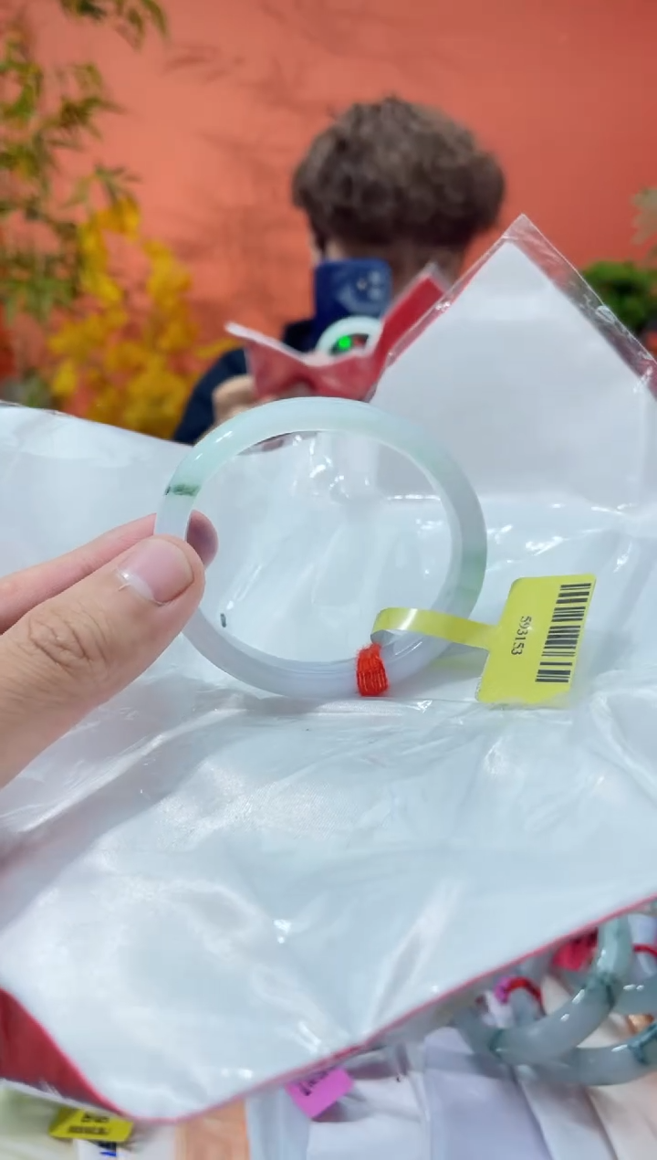 未镶嵌手镯（贵妃镯）翡翠3