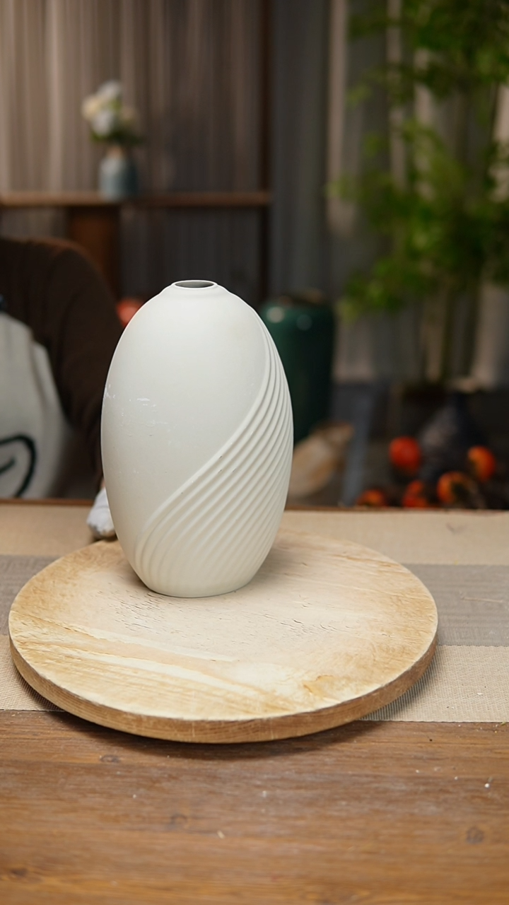 【闪购商品】陶瓷     花器斜纹水滴高26