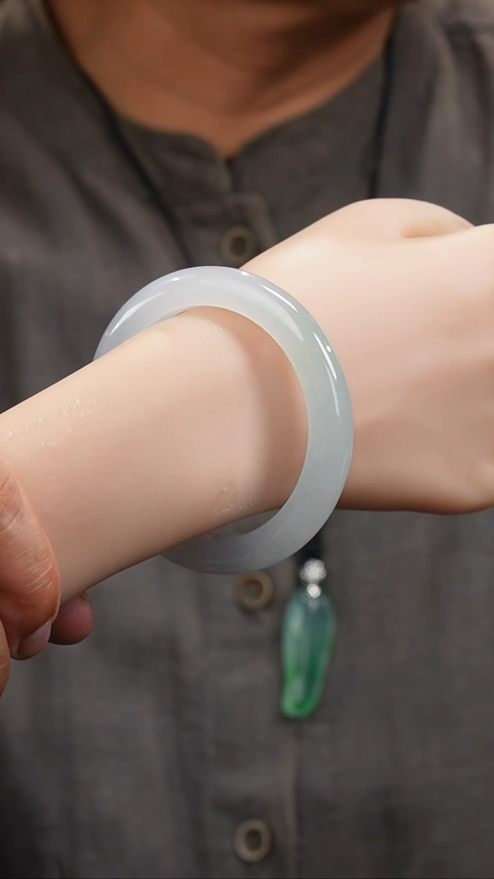 【闪购商品】翡翠手镯未镶嵌226·