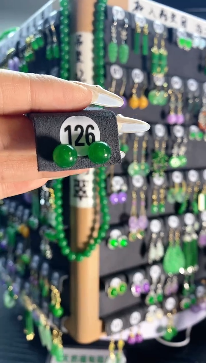 【闪购商品】翡翠耳饰银S925镶嵌126...