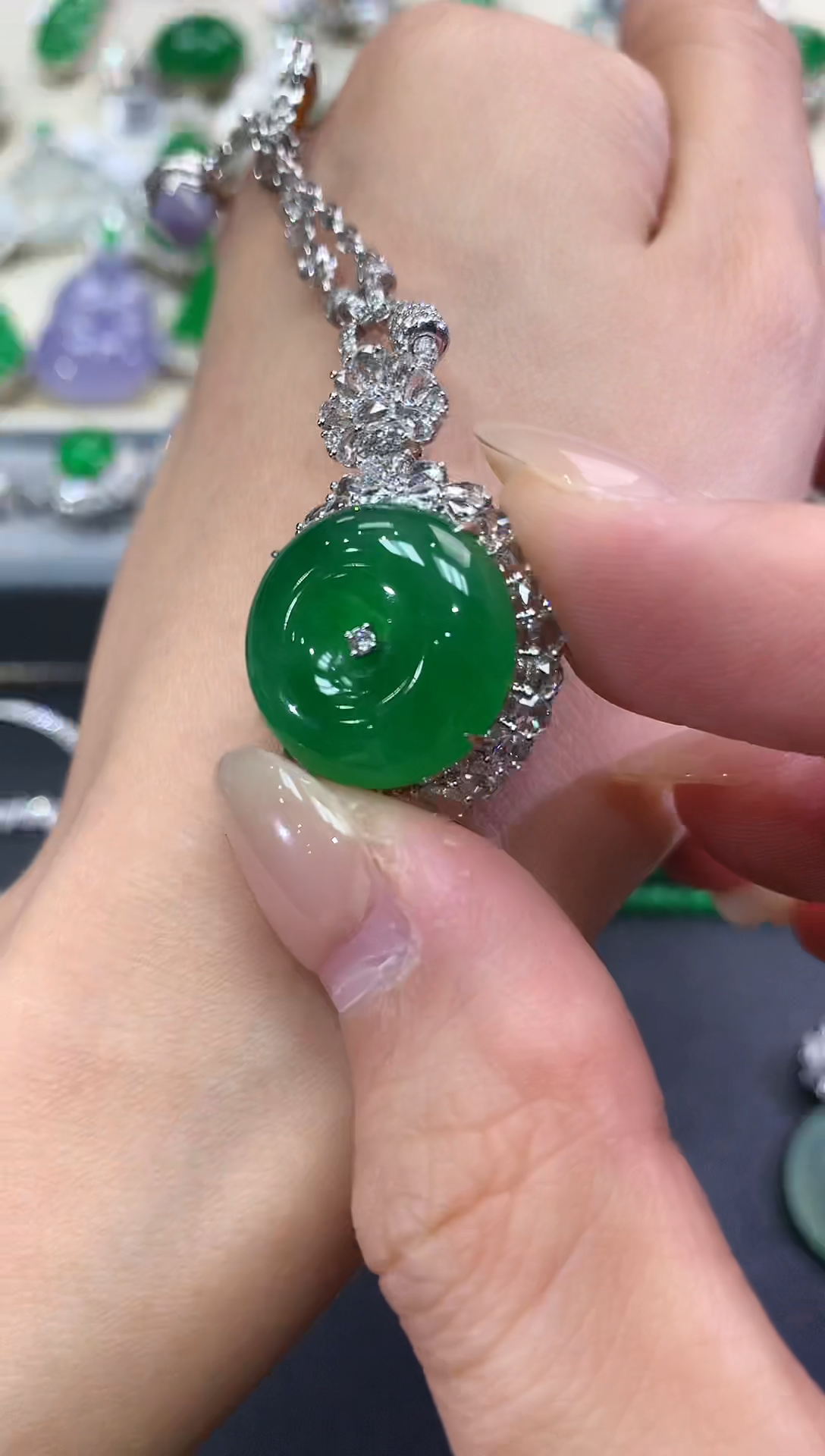 【闪购商品】翡翠吊坠(不含链)18K金镶嵌f11      