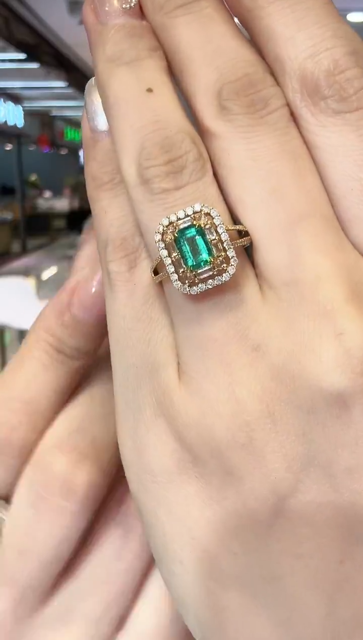 18K金镶嵌戒指祖母绿1.20ct