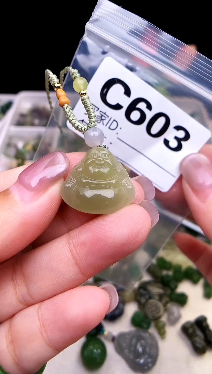 颈饰未镶嵌和田玉1