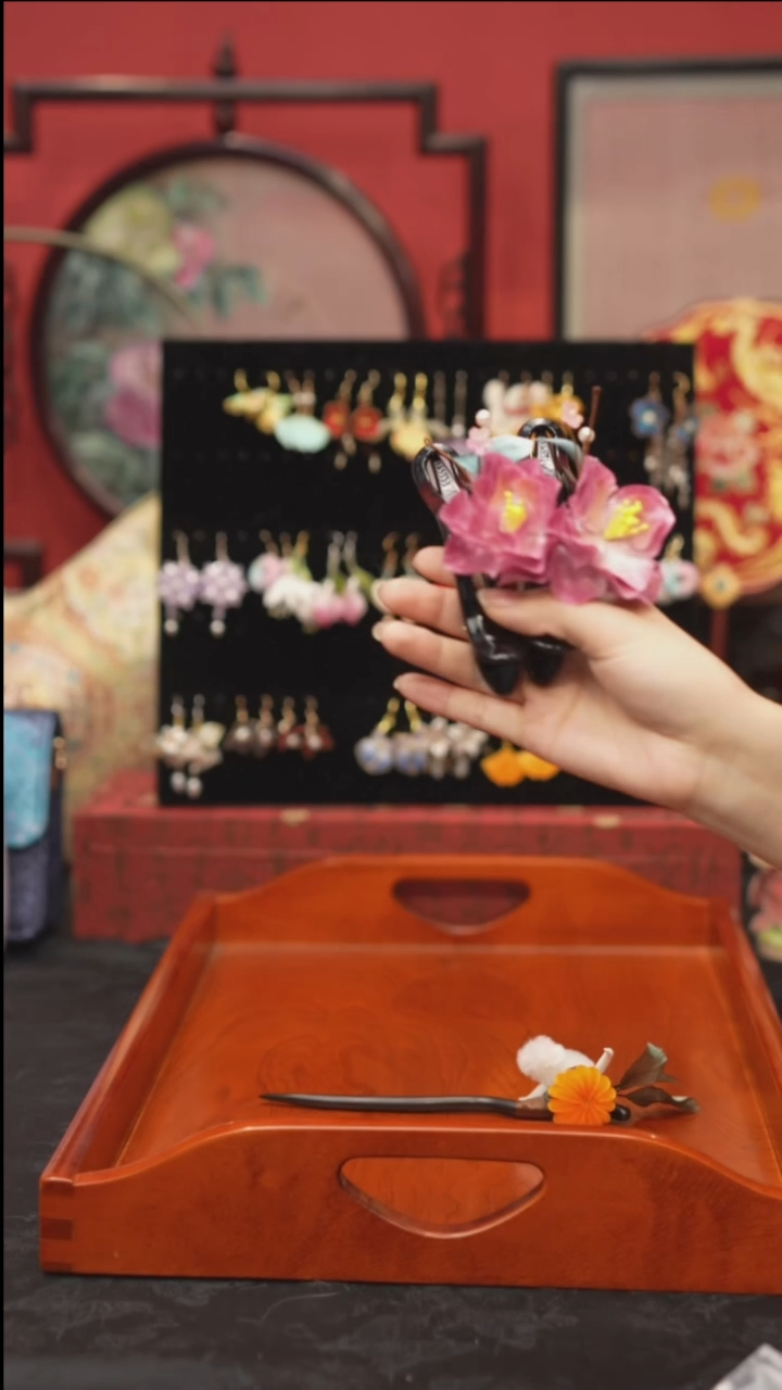 刺绣非遗手工绒花饰品
