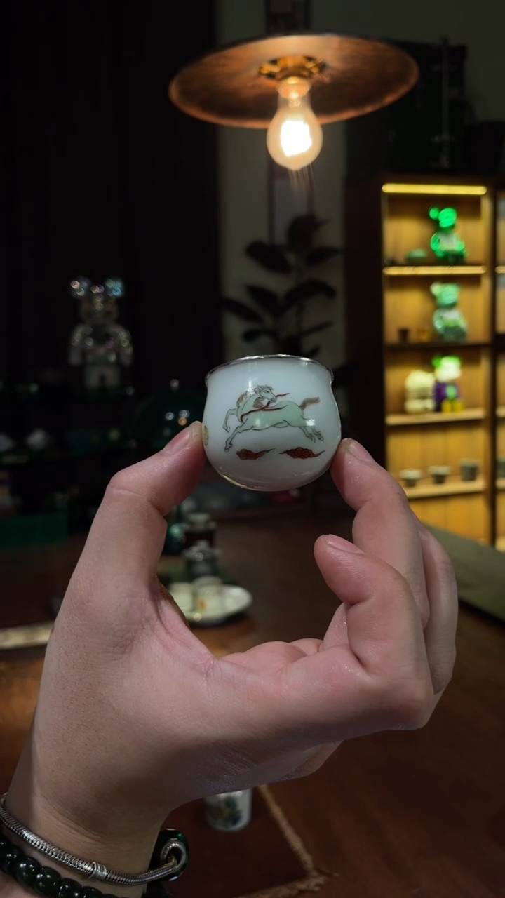 包银小马转转杯..