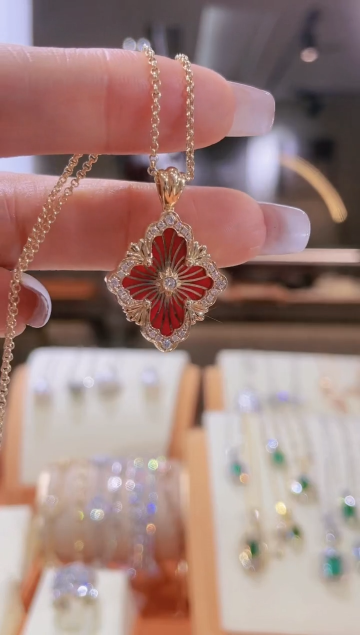 【闪购商品】钻石颈饰18K金镶嵌项链