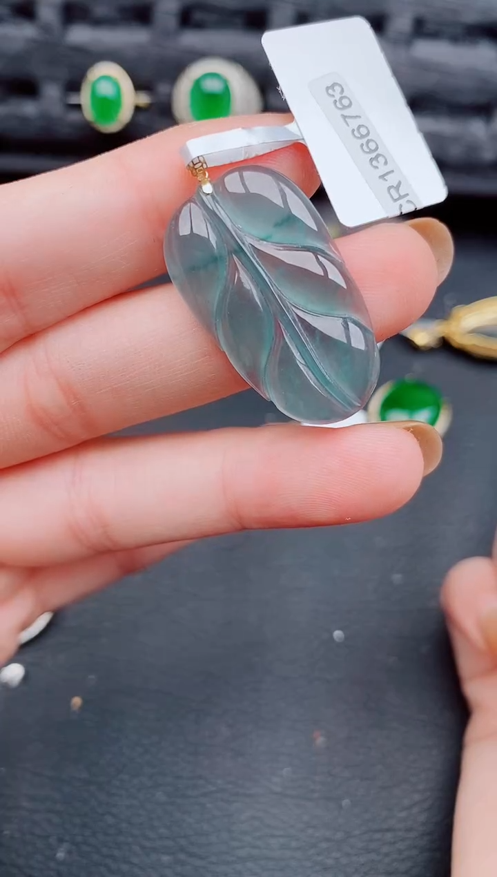 【闪购商品】翡翠颈饰18K金镶嵌天然a货翡翠828