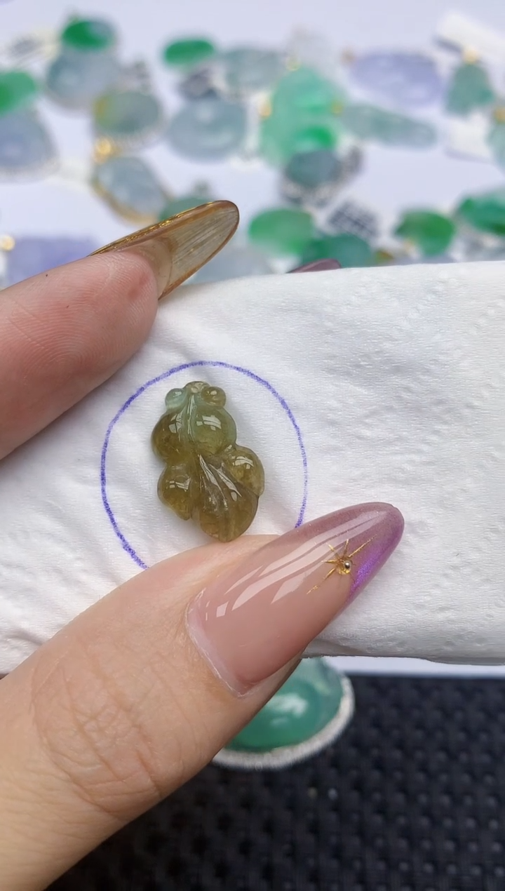 翡翠未镶嵌颈饰   天然翡翠A货  百元以上9米证书费自理