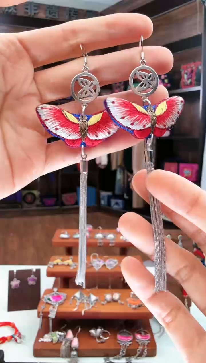 【闪购商品】织绣46蚩梦苗族古绣