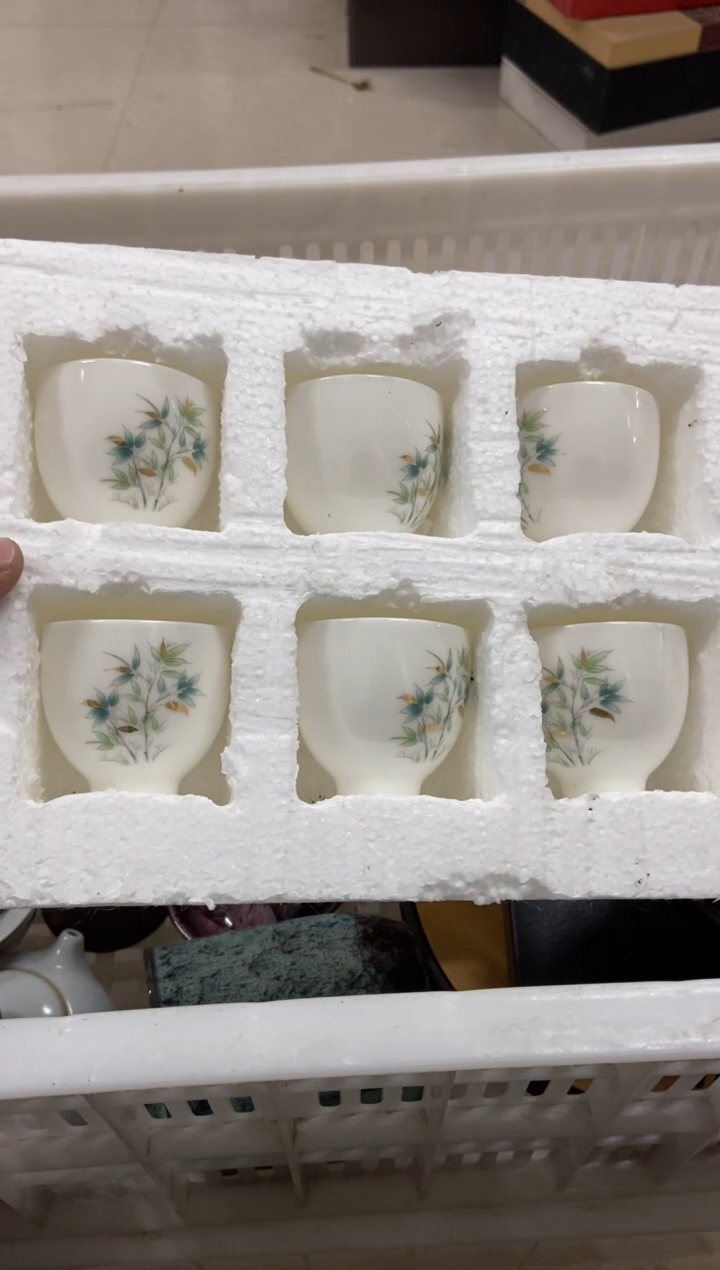 无运费险有瑕疵的摄影的产品有使用过的痕迹有点脏介意勿拍