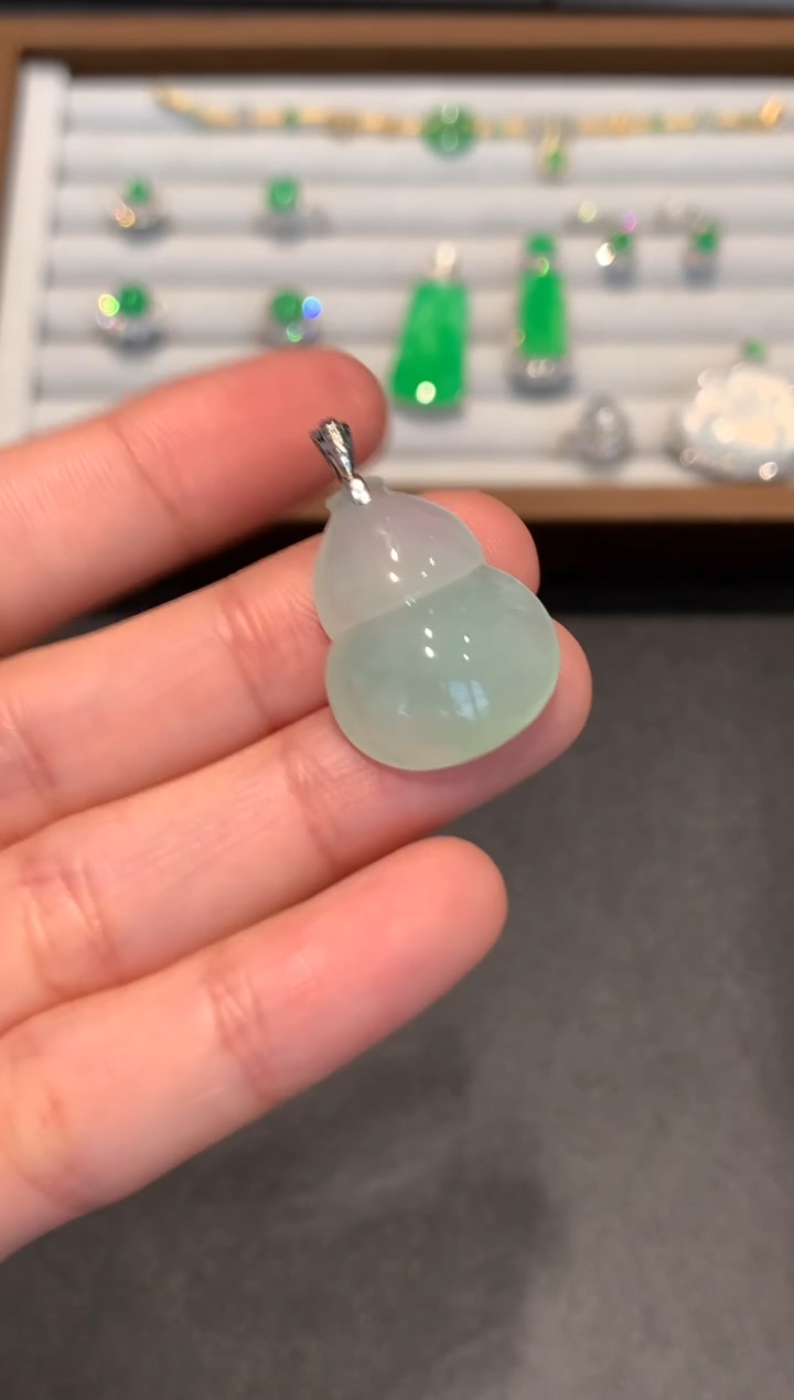 【闪购商品】翡翠吊坠(不含链)18K金镶嵌2500
