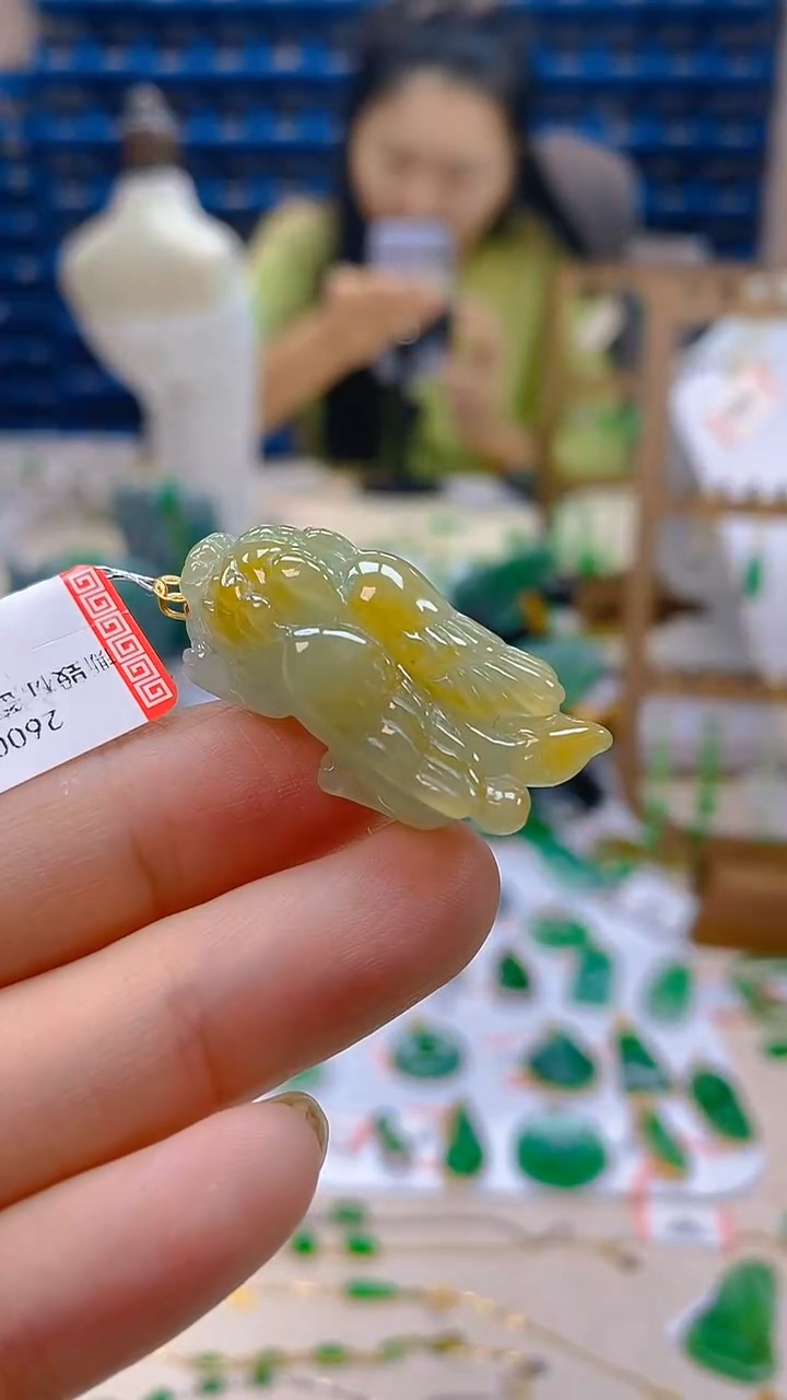 颈饰18K金镶嵌翡翠新号开播 全场乱卖