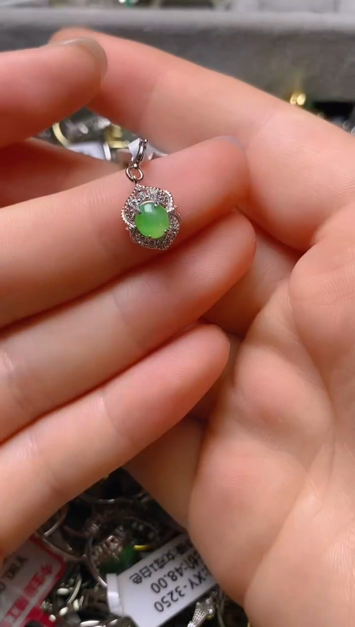 银S925镶嵌戒指翡翠百内无证书