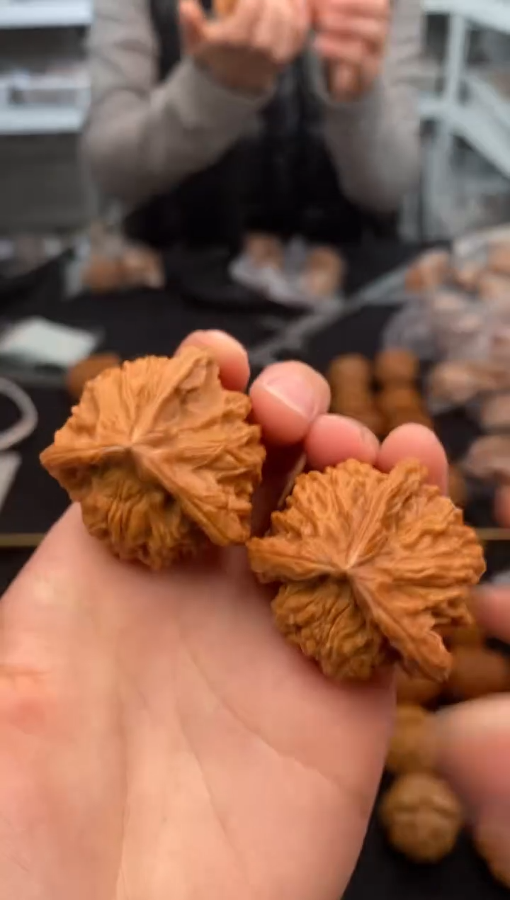 【闪购商品】文玩核桃把件盘山奔38-u482