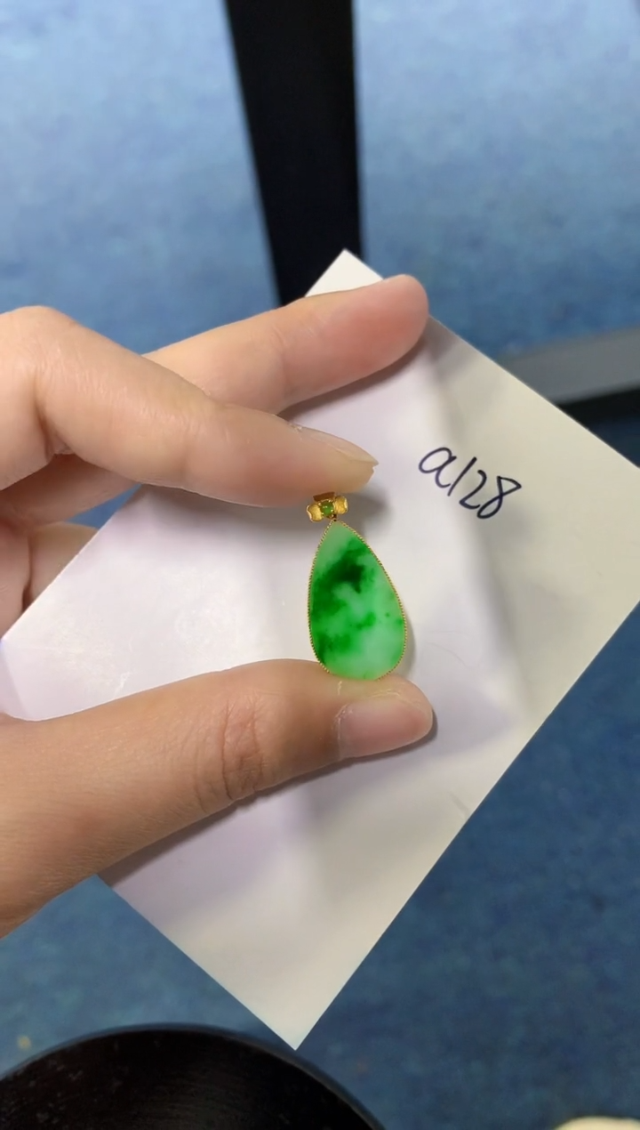 【闪购商品】翡翠颈饰18K金镶嵌000000000