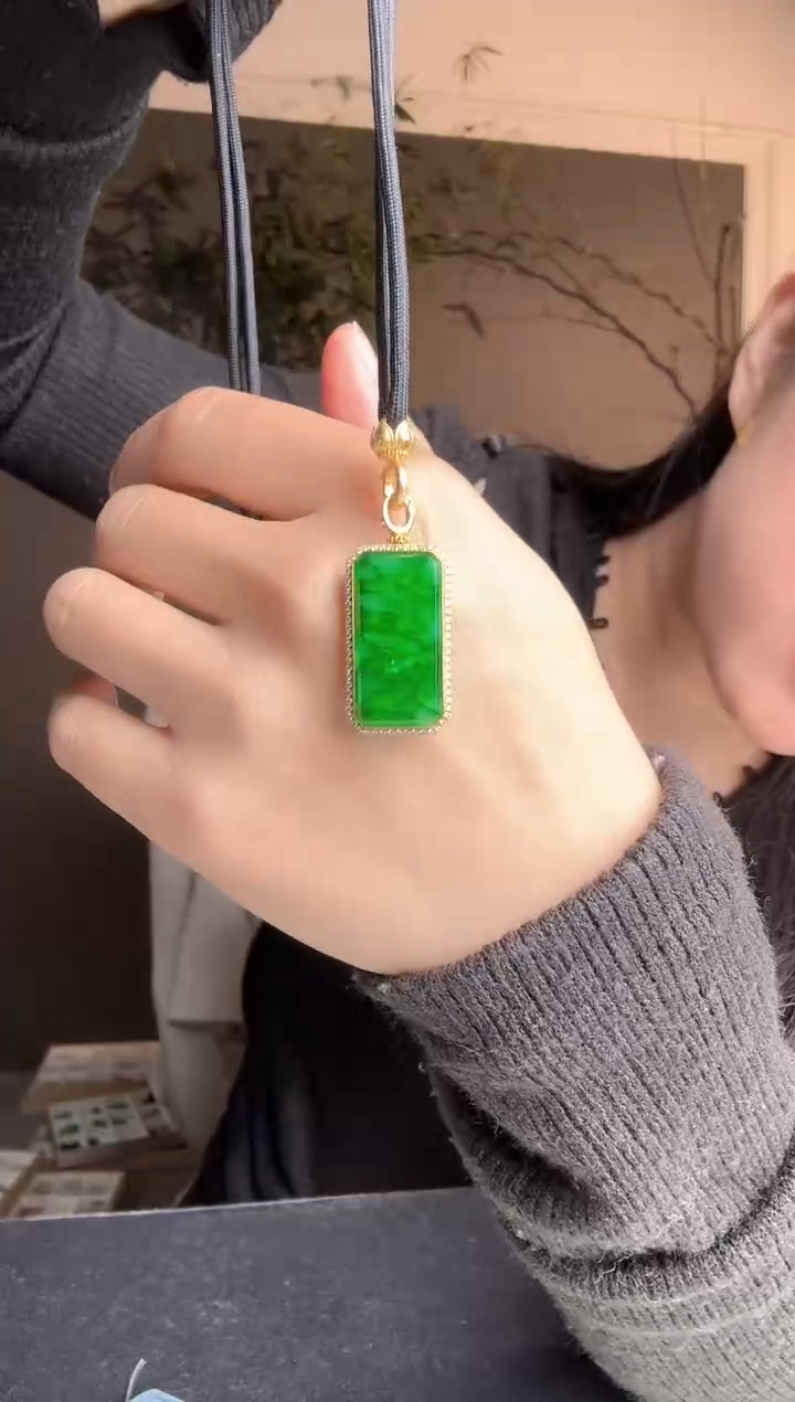【闪购商品】翡翠裸石18K金镶嵌绿无事牌19800+990-sq068