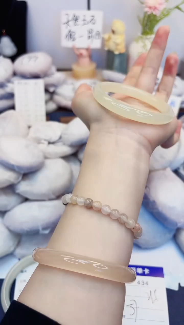 【闪购商品】石英质玉手镯未镶嵌434-美人条-圈口57