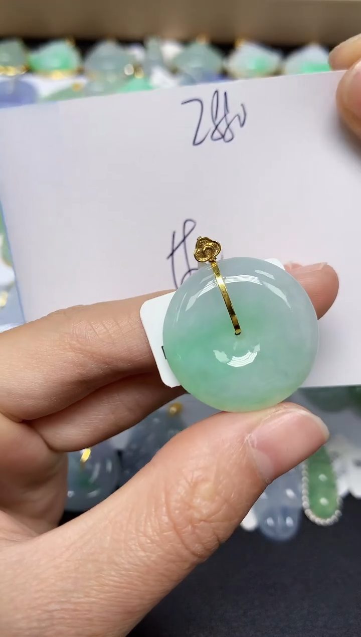 翡翠18K金镶嵌颈饰 天然翡翠A货