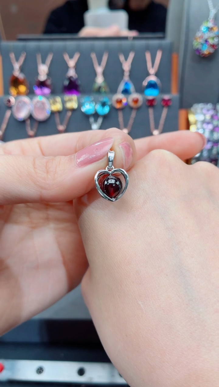 银S925镶嵌吊坠石榴石石榴石吊坠（不含链）