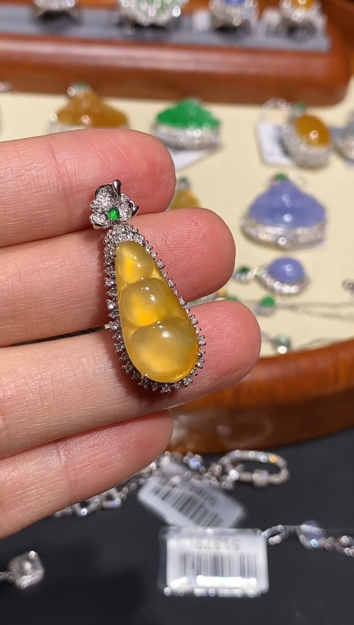 【闪购商品】翡翠颈饰18K金镶嵌吊坠