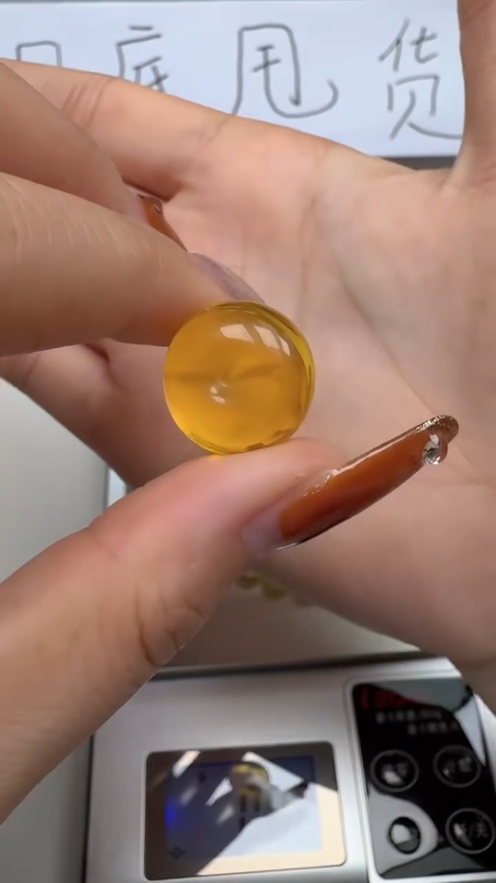 裸石琥珀未镶嵌如图