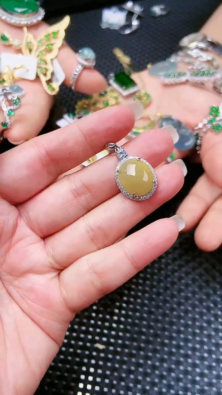 【闪购商品】翡翠吊坠(不含链)未镶嵌1111111111
