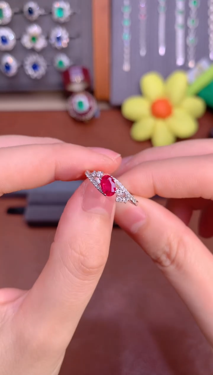 【闪购商品】红宝石戒指18K金镶嵌0.61CT